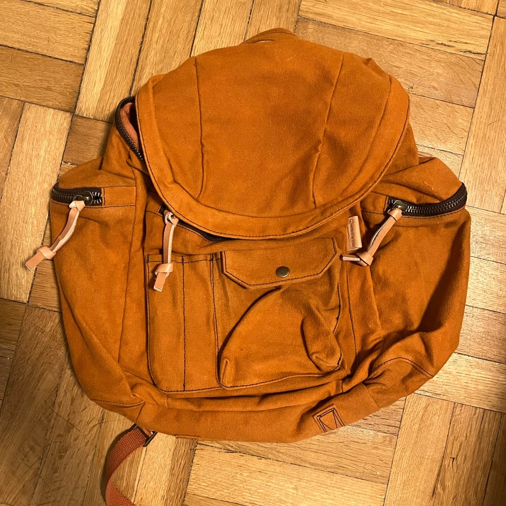 New with Tags Knapsack Backpack Bag Carrier Leather Trendy Brown Tan Laptop